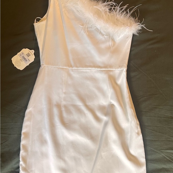 Altar'd State White One-Shoulder Dress with Feather Detail NWT - Picture 5 of 7